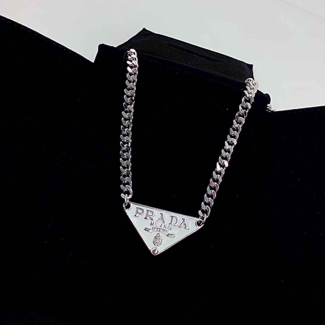 prada chain necklace — iamkoko.la | Chain necklace, Necklace, Round pendant  necklace